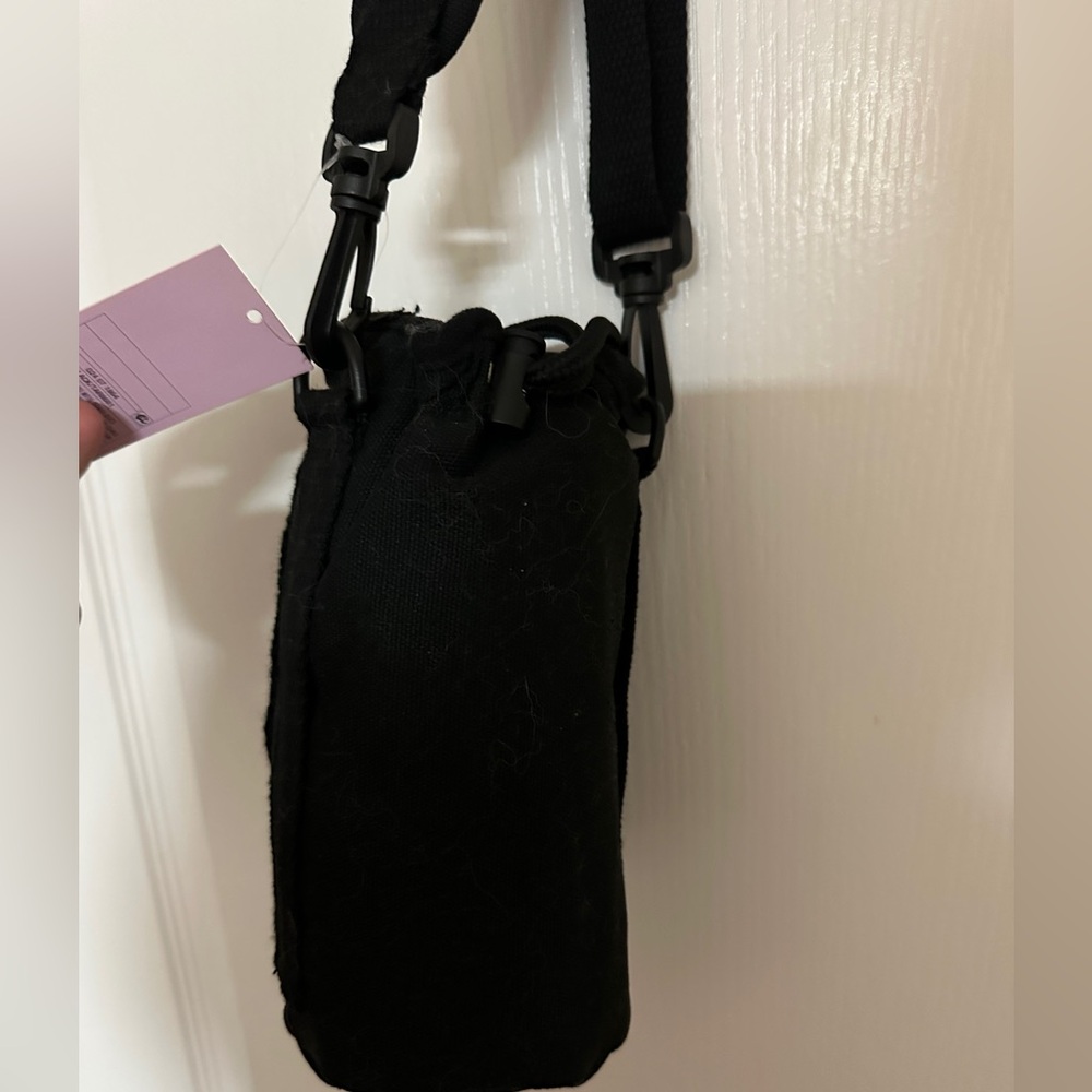 Wild Fable Black Floral Crochet Crossbody Bag Perfect to hold water bottle - Picture 4 of 6